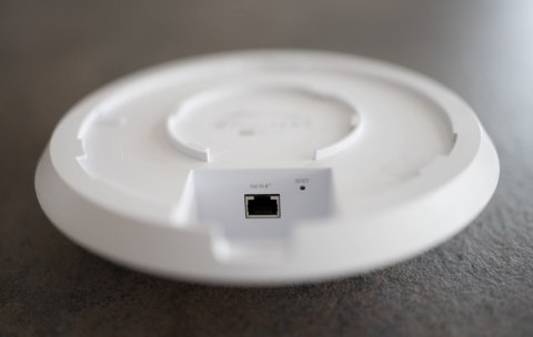 Ubiquiti WiFi 6 Long-Range Access Point: 2.4 GHz/5 GHz, Concurrent Clients: 300+ Ubiquiti | U6-LR-EU | Access Point | 802.11ax |